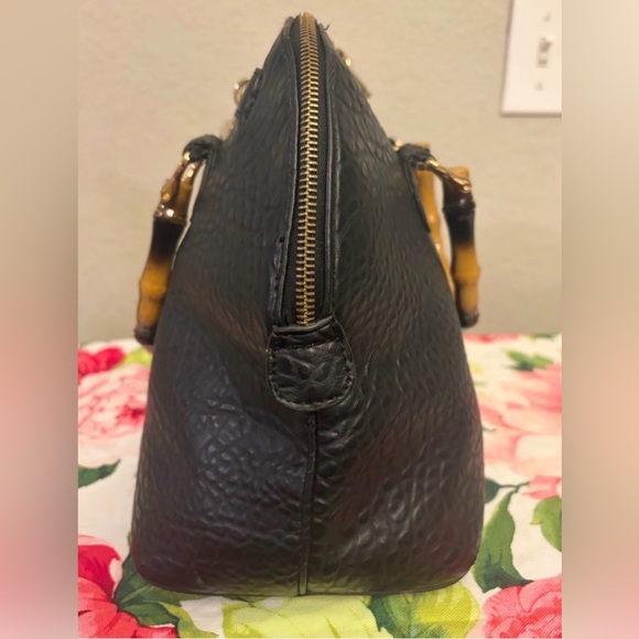 Elegant Black Pebbled Handbag with Bamboo Handles - Picture 3 of 5